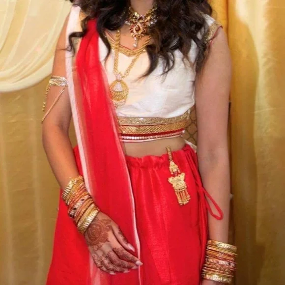 Red and white lehenga - Picture 6 of 6